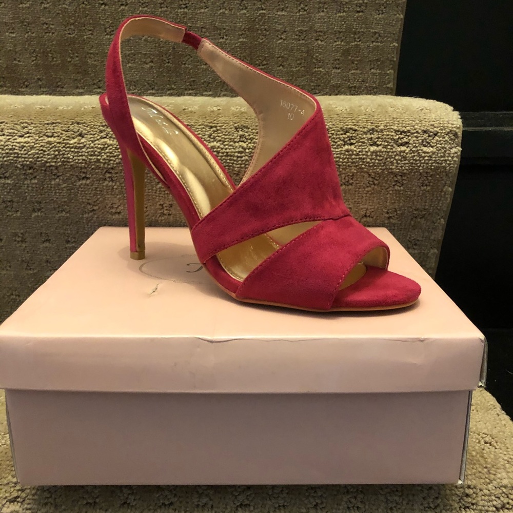 BOGO new fuchsia heel